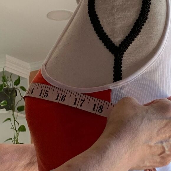 Nike Swoosh Athletic Tank Top Long White Red Yellow  Junior Girl’s Medium‎ NWT - Picture 9 of 10